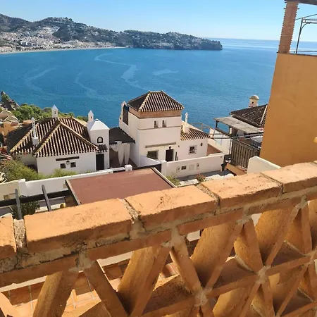 Admirer La Baie De La Herradura Et Sa Villa Almunecar